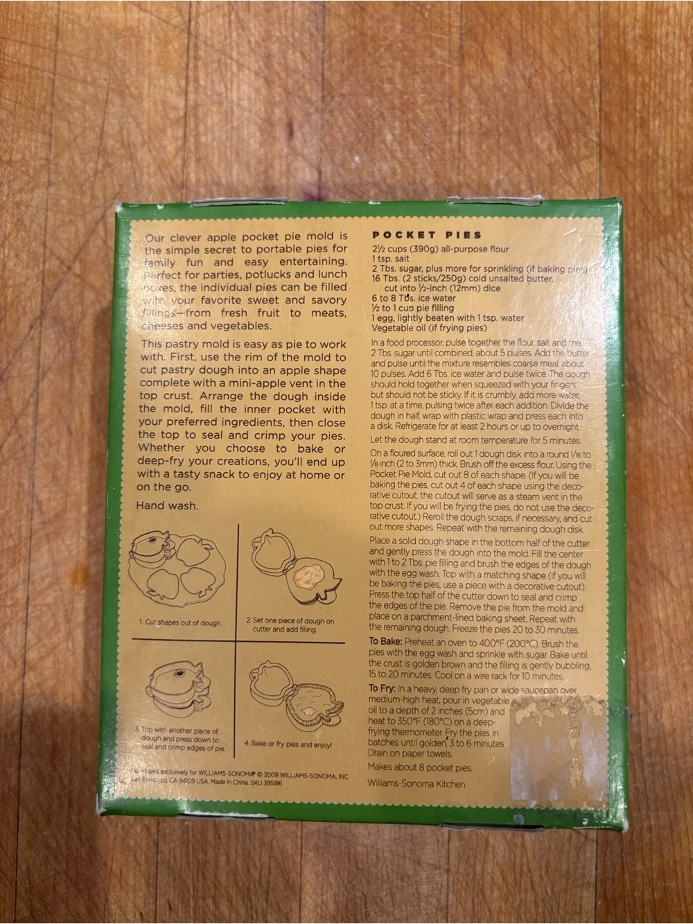 Williams Sonoma Red Apple Pocket Plastic Pie Mold